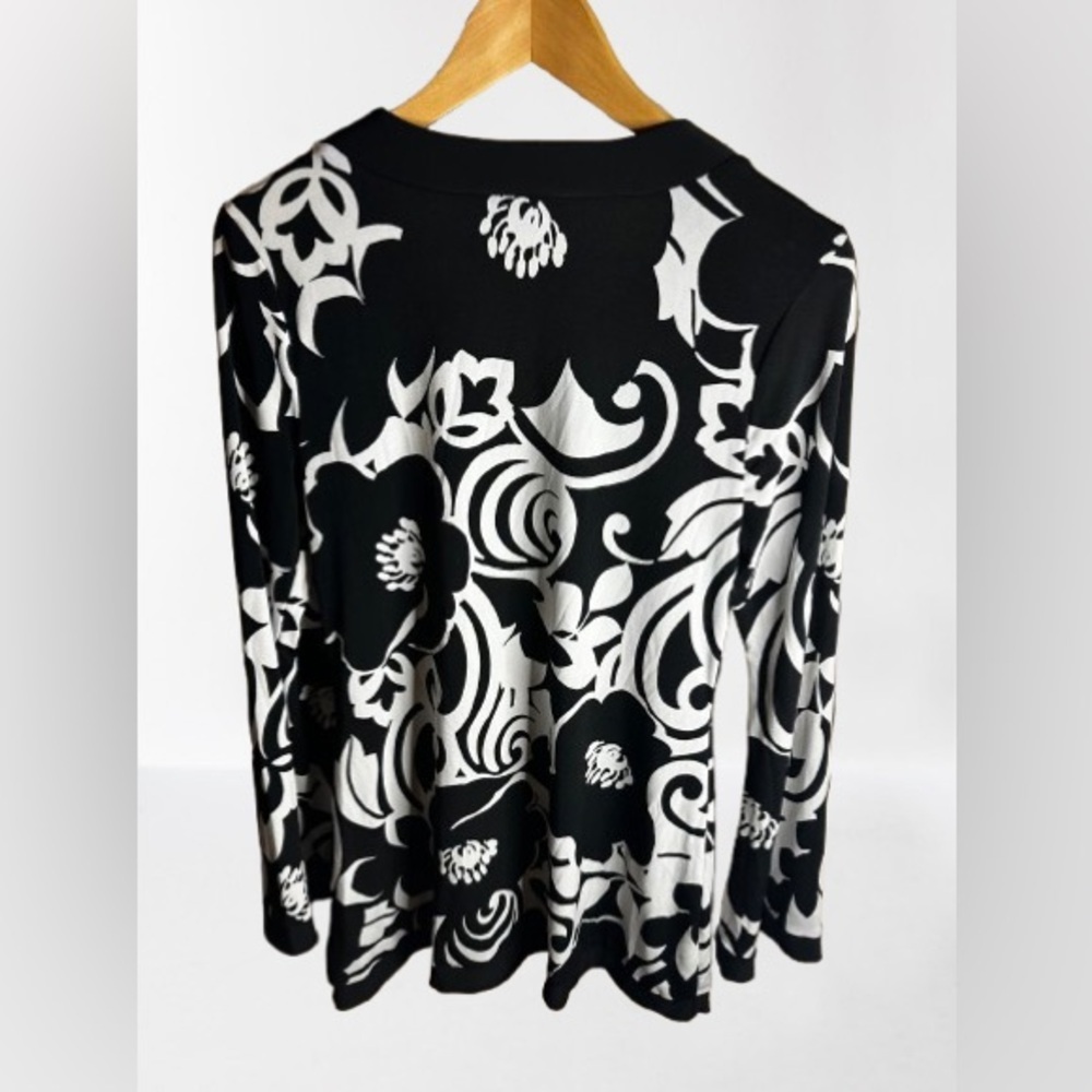 WHBM-Black and White Floral Long sleeve Top Size M - Picture 4 of 7